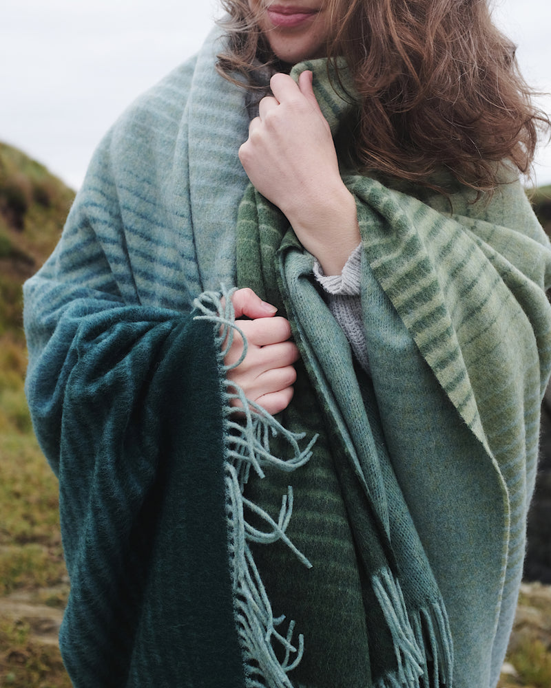 super soft blanket. green blanket. green wool blanket. British made blanket. British blanket company. 100% soft wool blanket.