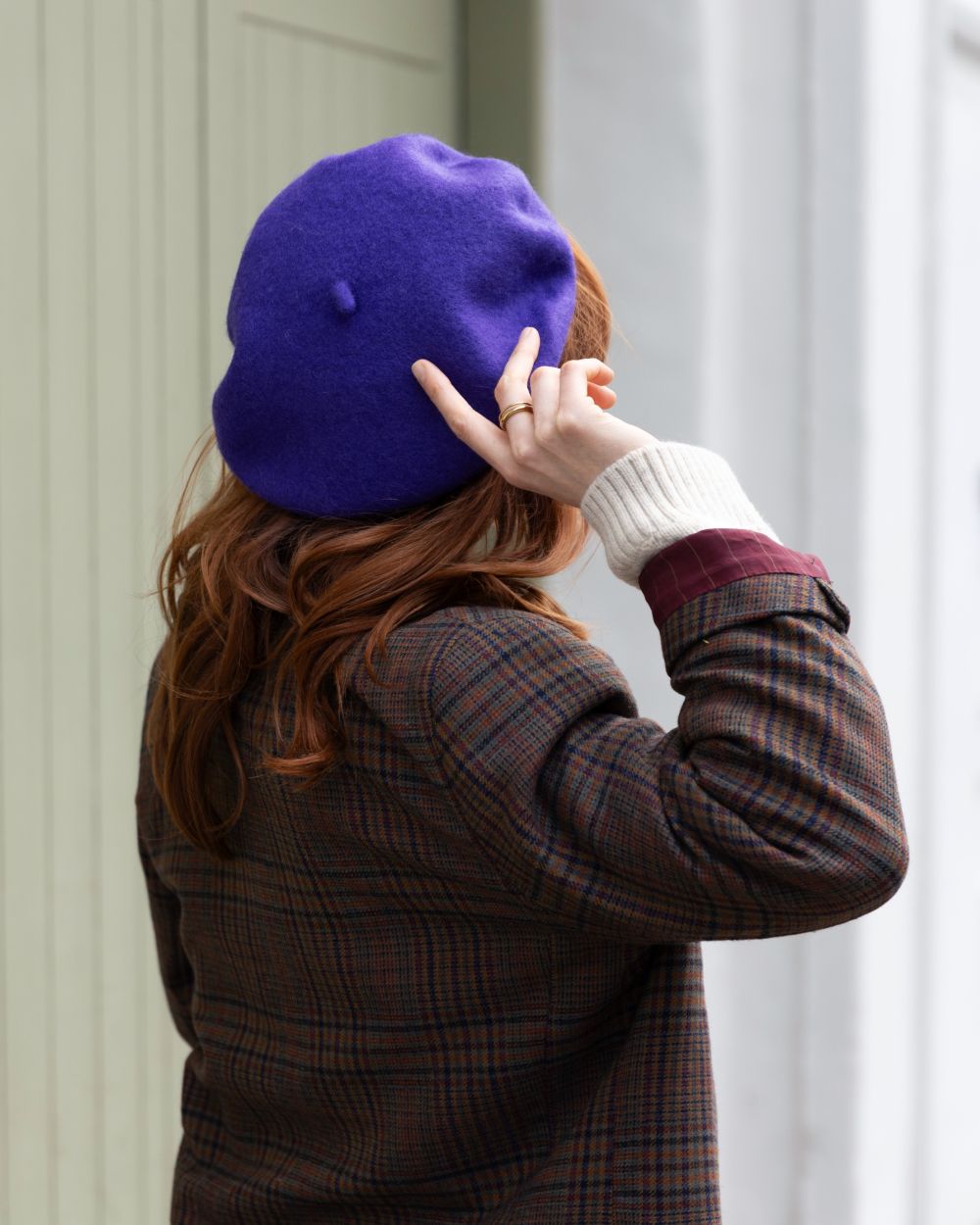Wool Beret Hat: Purple, Woolmark-certified, expertly knitted, hand-felted for shape retention, offers breathable warmth. Features a maximum circumference of 58cm.