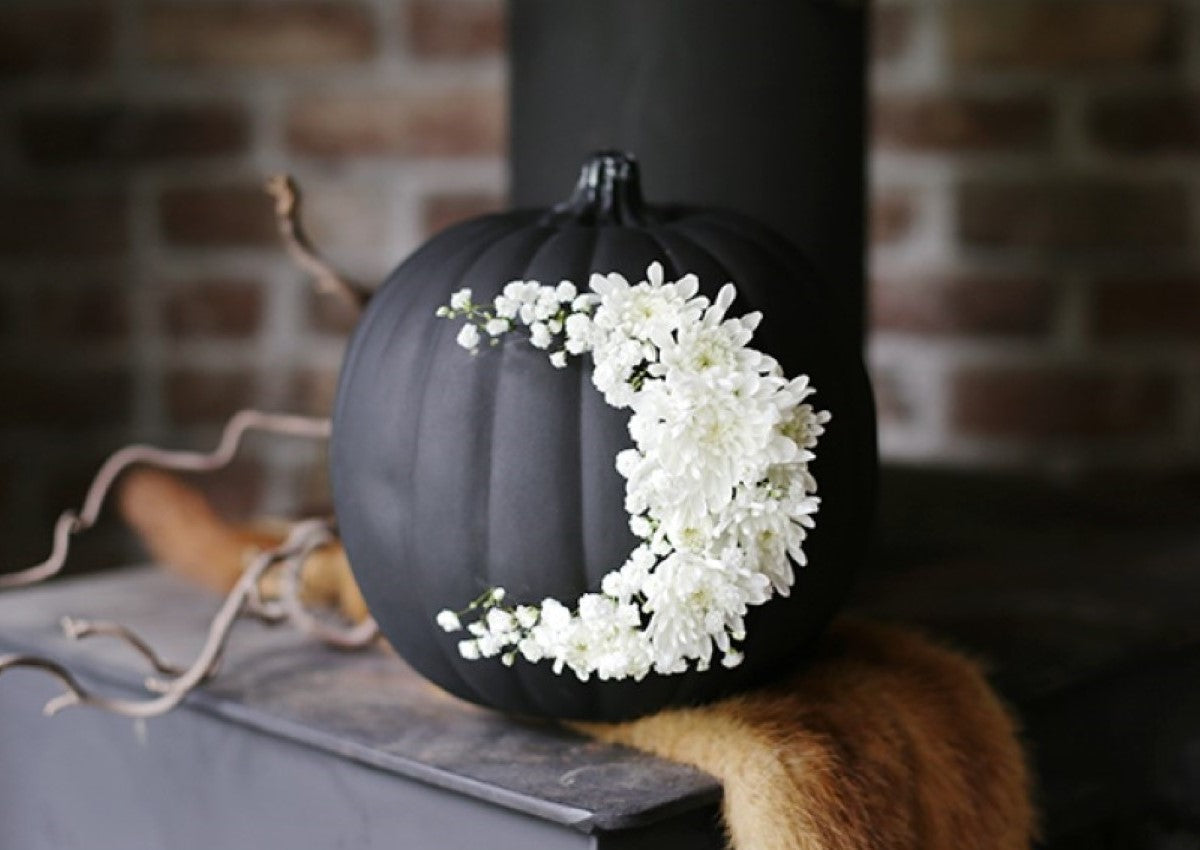 Stylish Black Halloween Decor Ideas 