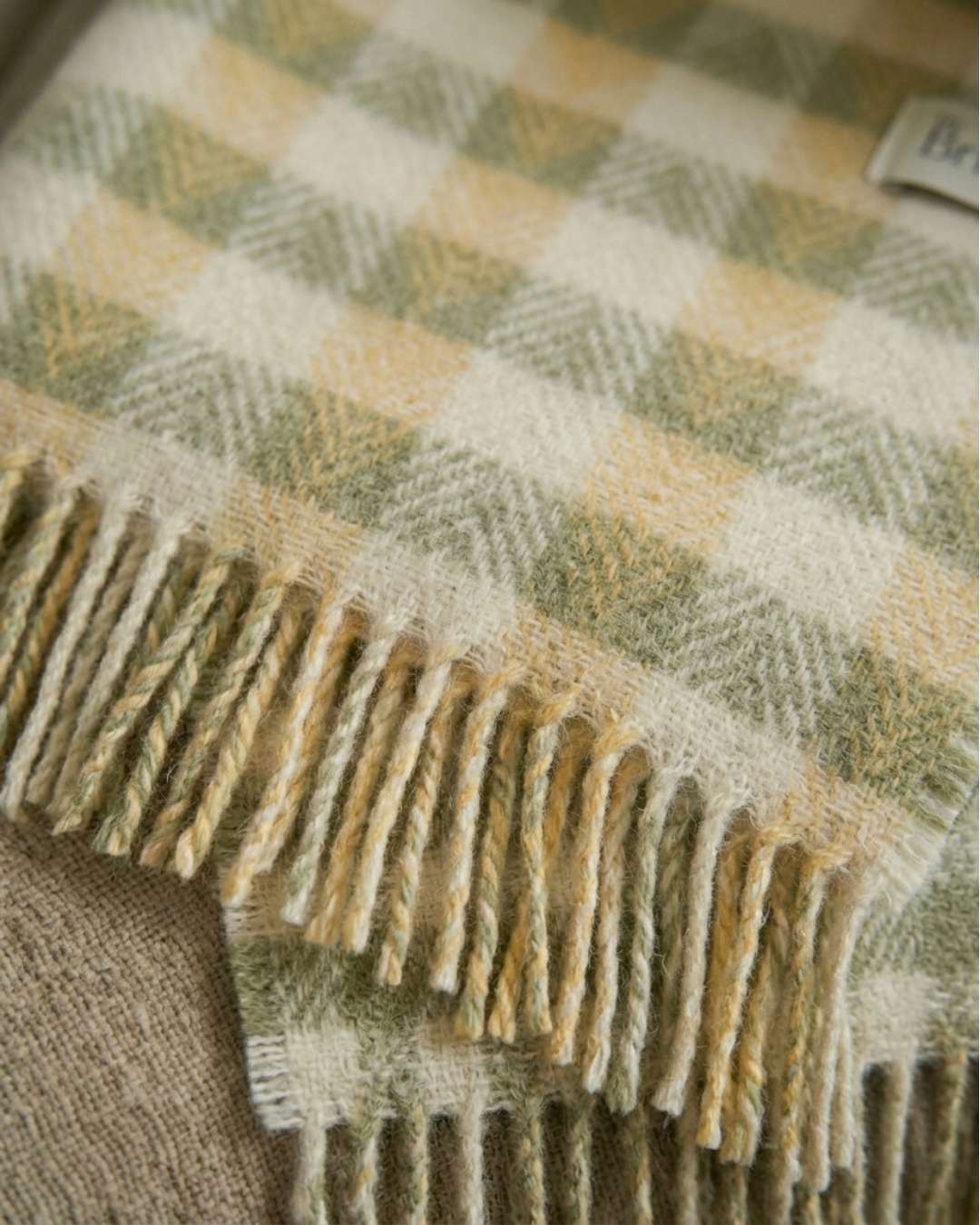 100% British Lambswool Chevron Blanket: Sage