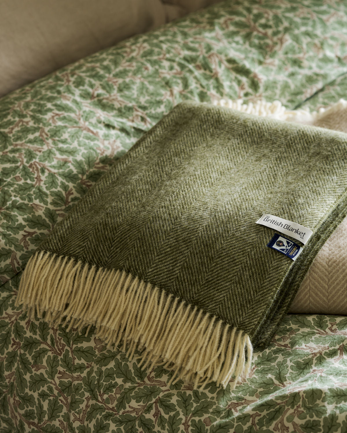100% British Lambswool Herringbone Blanket: Green