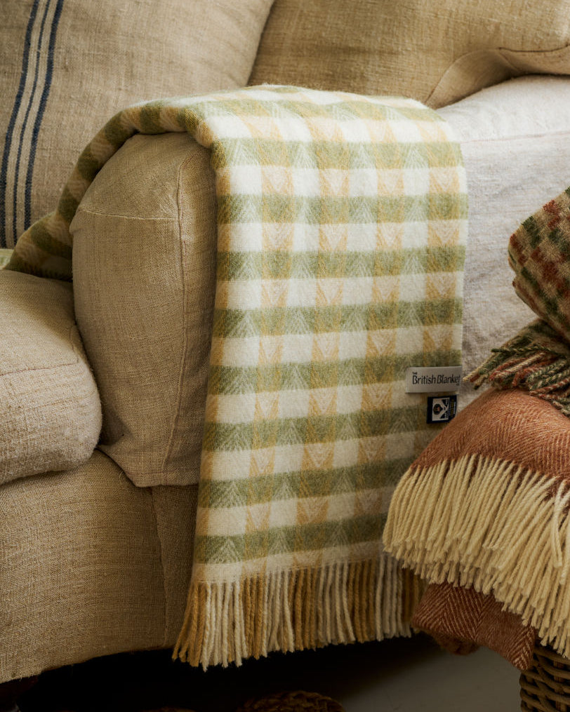 100% British Lambswool Chevron Blanket: Sage