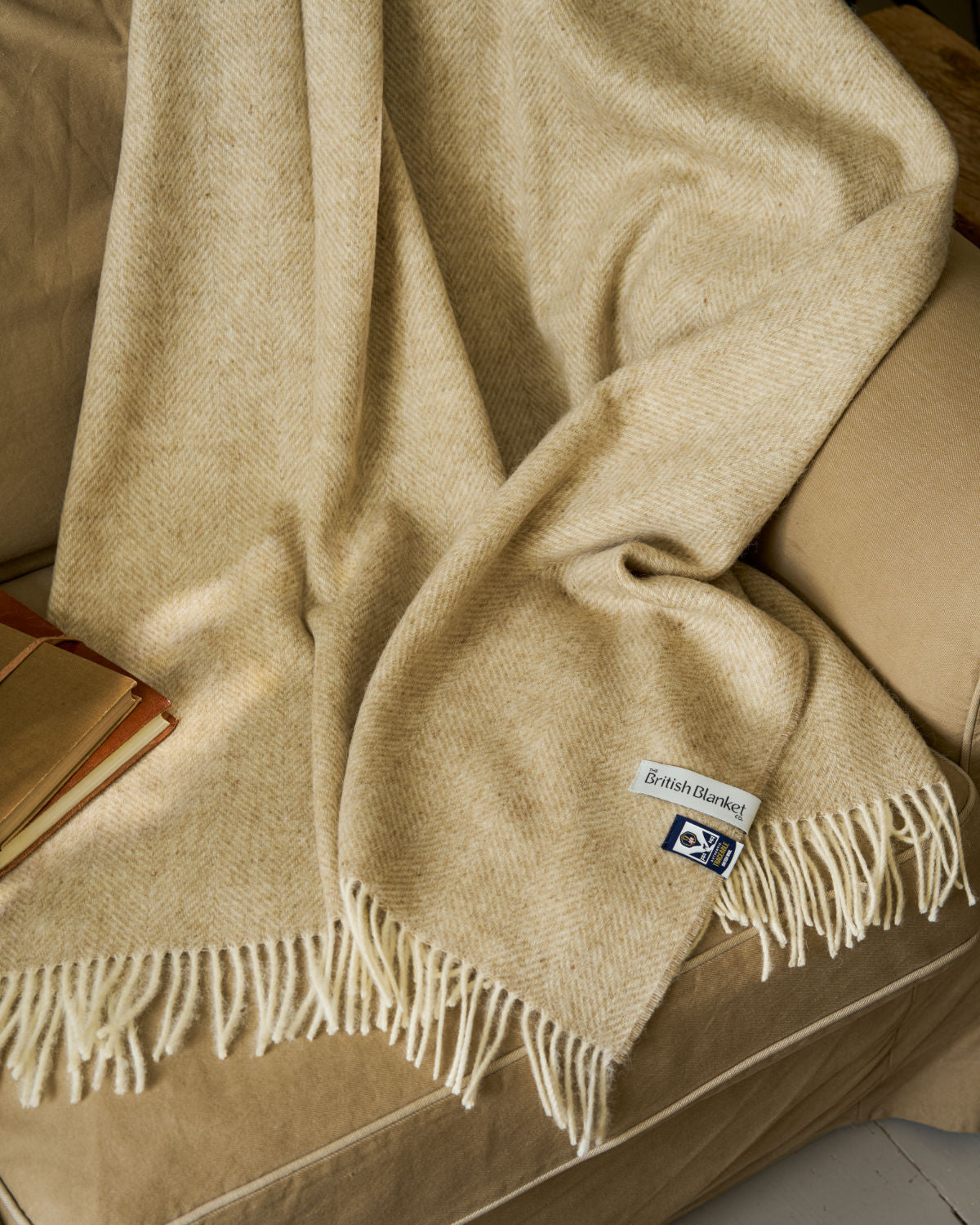 100% British Lambswool Herringbone Blanket: Natural