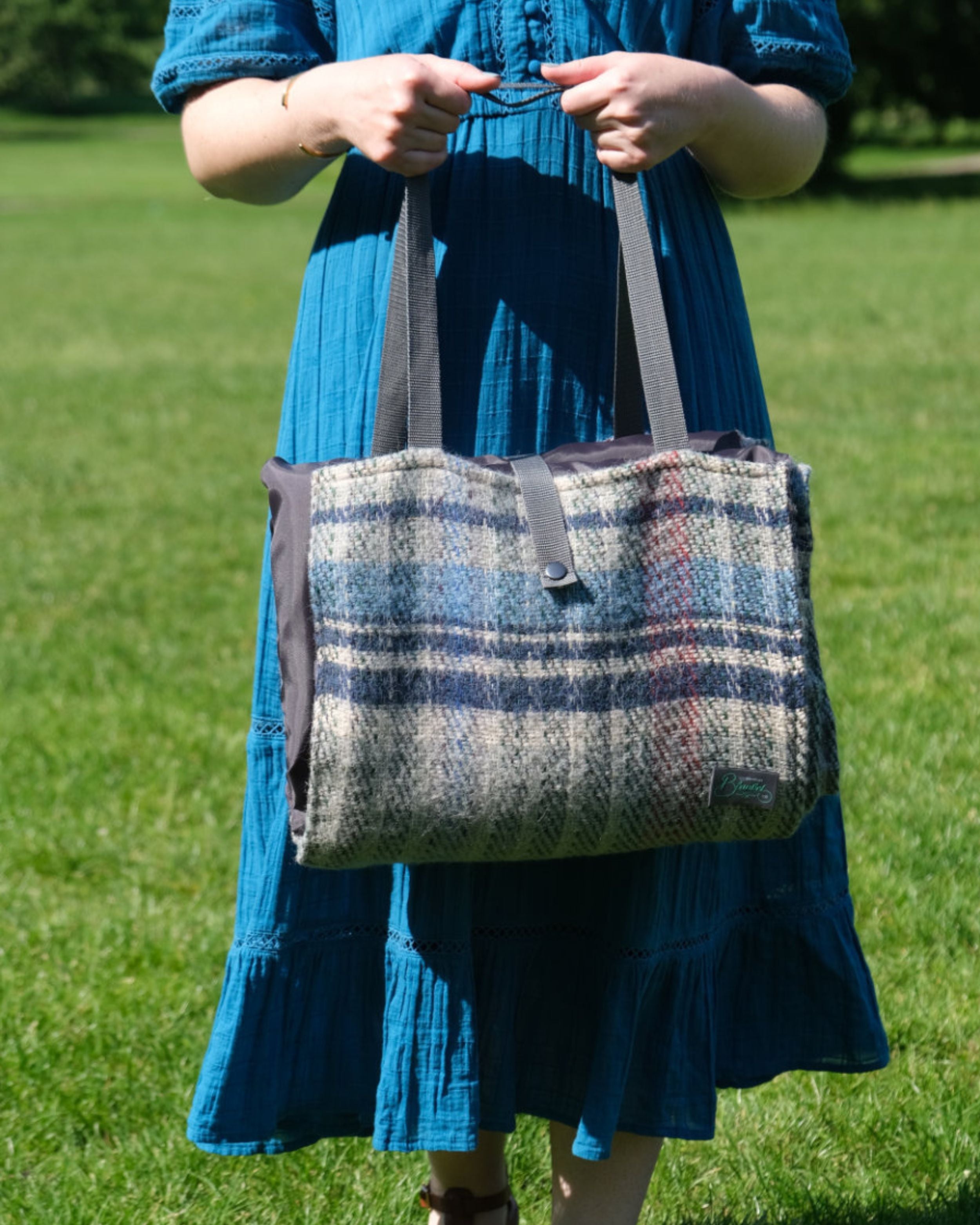 Waterproof Picnic Blanket With Shoulder Strap : Random Recycled