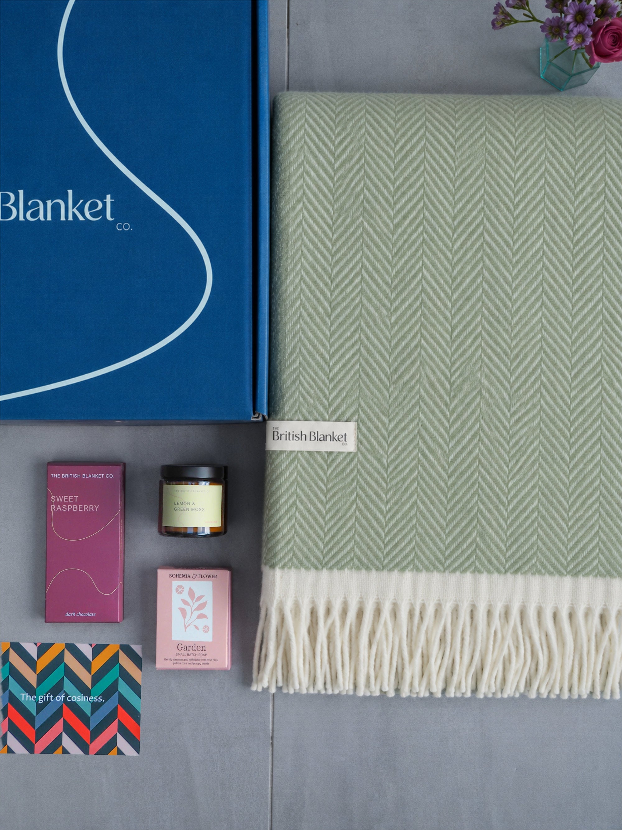 Summer Blanket Gift Box: Birdcage