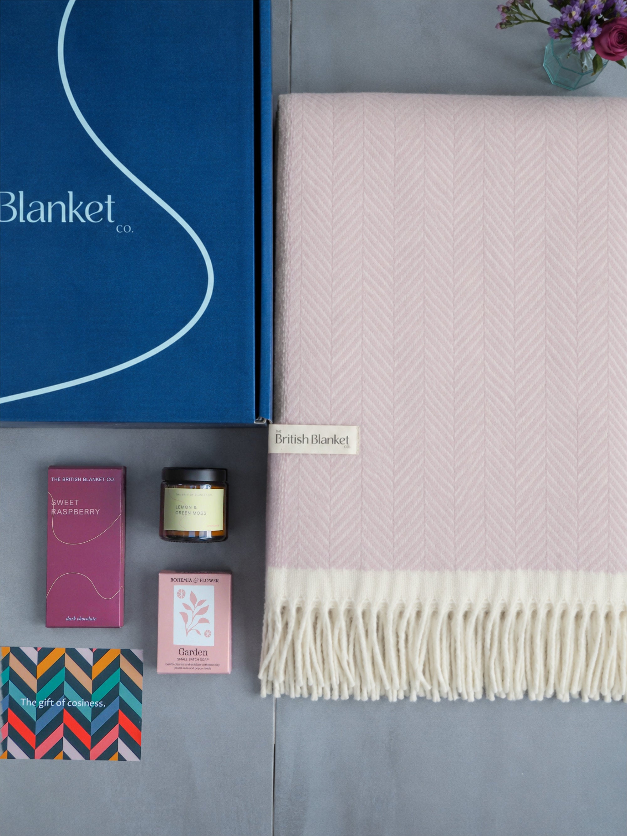 Summer Blanket Gift Box: Polygon