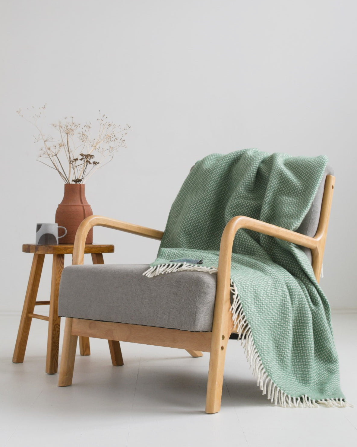 TEST 2 - do not fulfill, showcasing its core features and design, highlighting its unique structure and visible components without embellishments.