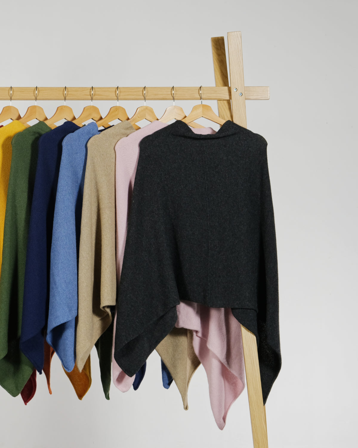 Cashmere Blend Poncho: Anthracite